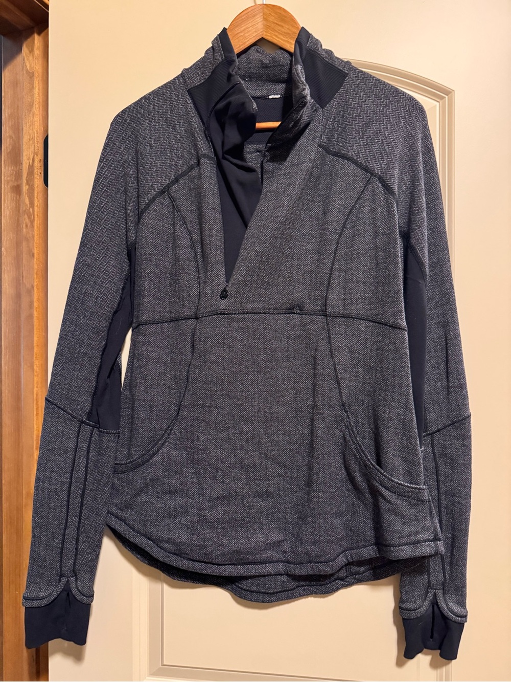 Lululemon Half Zip - Picture 1 of 3